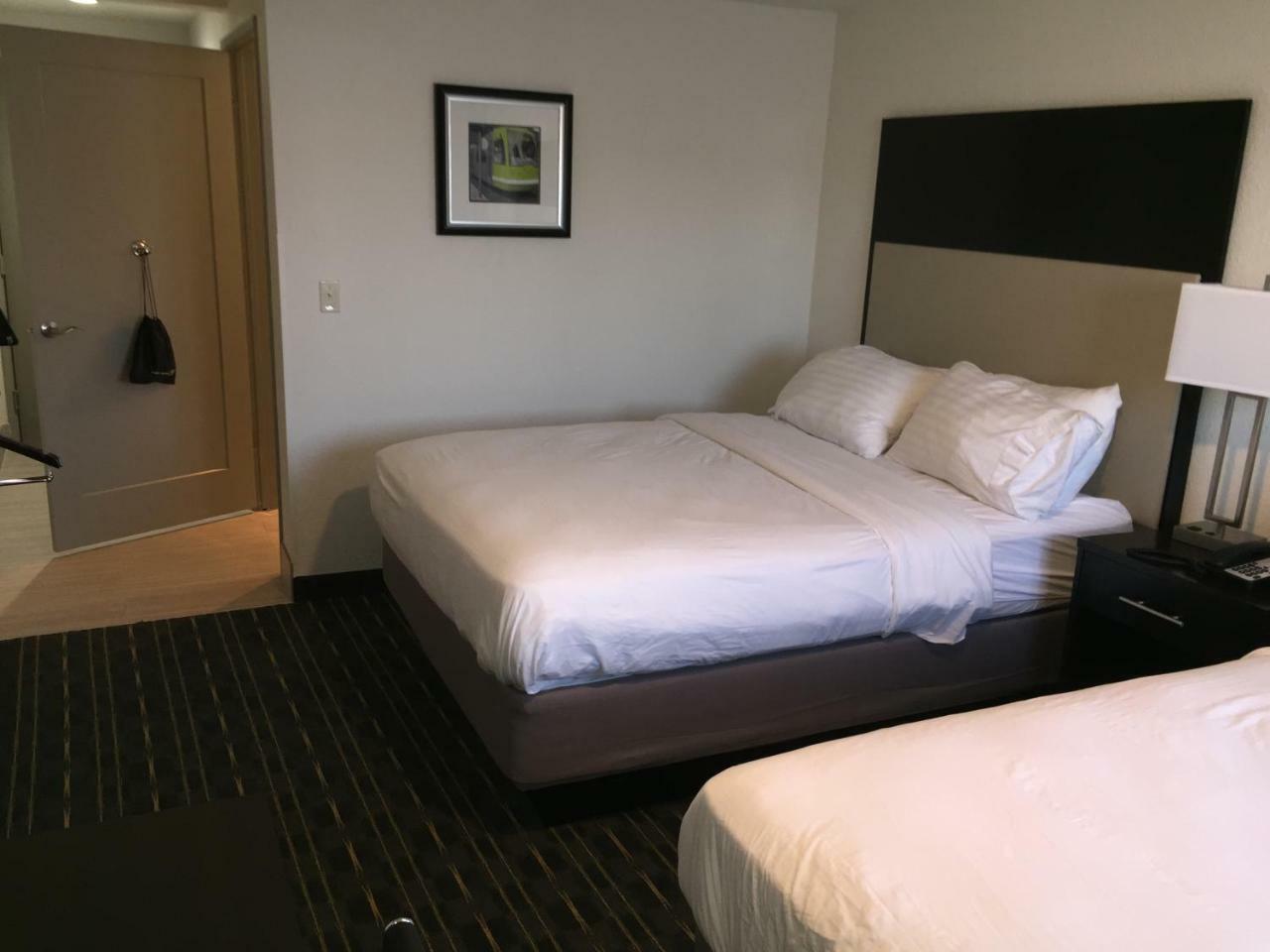 Comfort Inn & Suites Tigard Near Washington Square Eksteriør billede